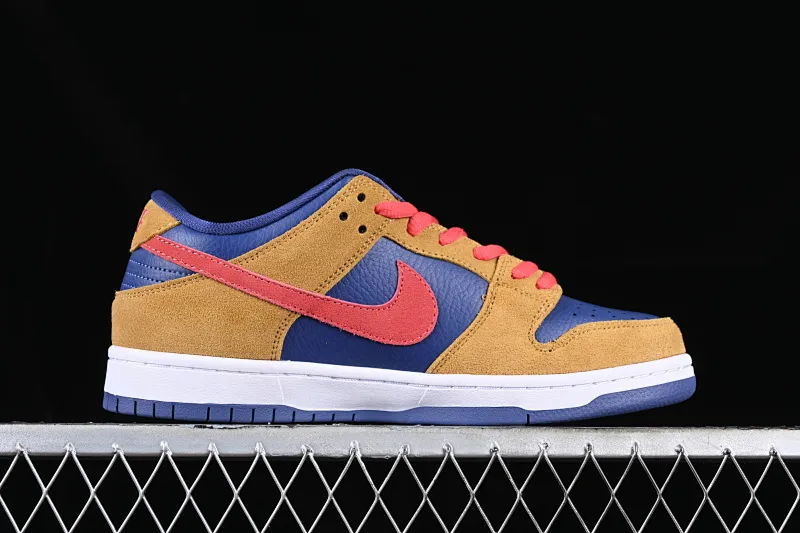 All categories Nk SB Dunk series Nk SB Dunk Low low-top sneakers Nk SB Dunk Low dark brown, white and yellow color SB smashed backboard fashion casual sneakers BQ6817-700